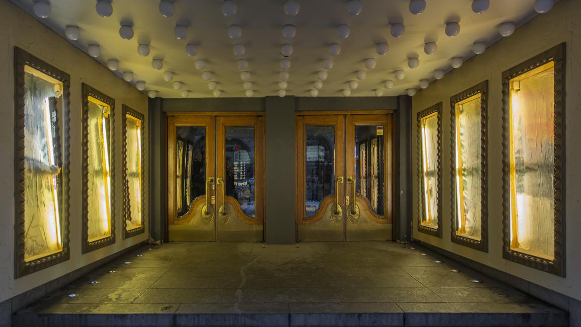 Entrada puertas teatro