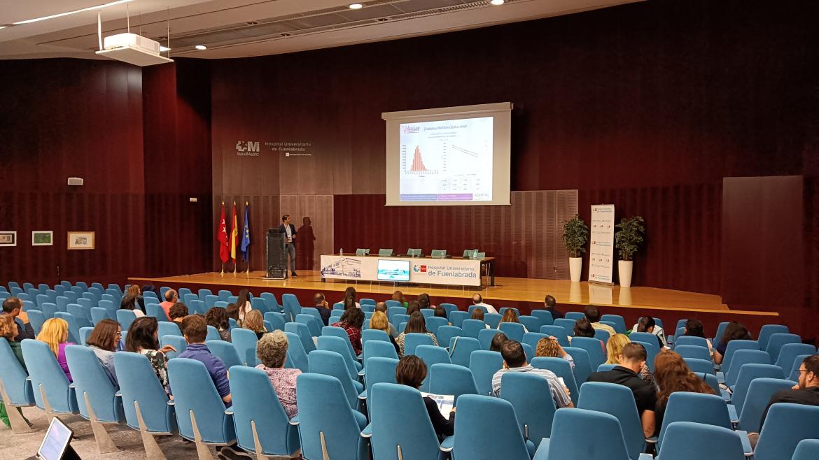 Asistentes a la Jornada de Innovación en Medicina de Laboratorio en el Hospital Universitario de Fuenlabrada Personas en un salón de actos