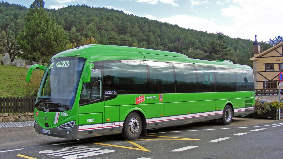 autobús interurbano Autobús interurbano en la Sierra