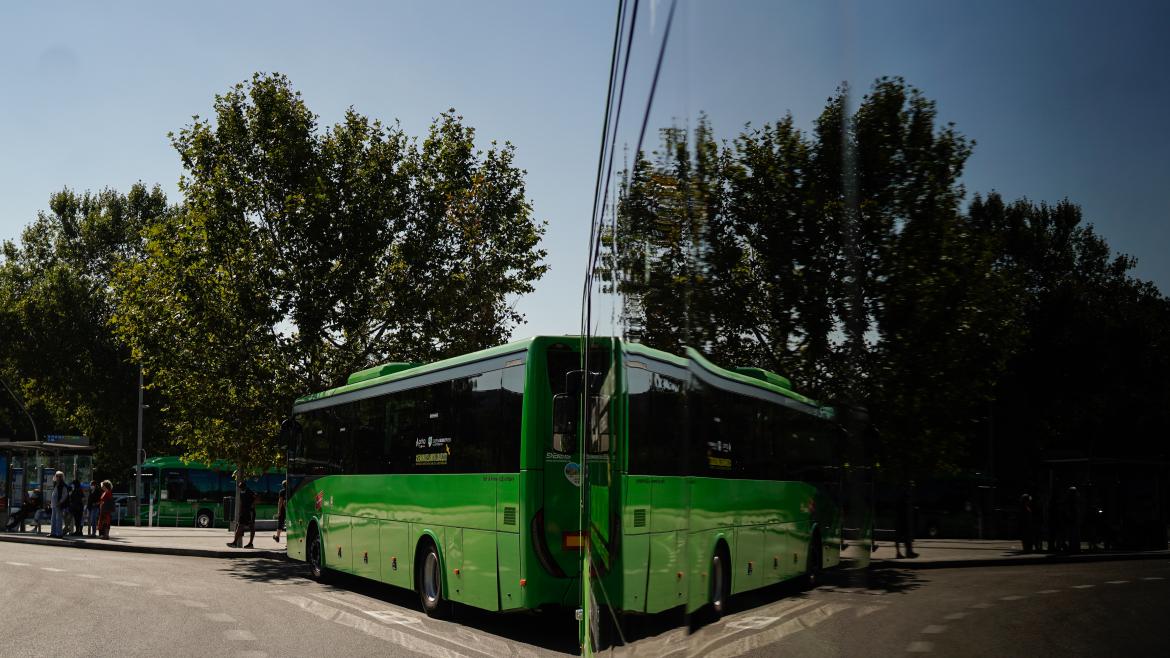 La Comunidad de Madrid se une a la Semana Europea de la Movilidad en su apuesta por la innovación y sostenibilidad en el transporte público imagen de un autobús 100% eléctrico del Consorcio de Transportes de la Comunidad de Madrid