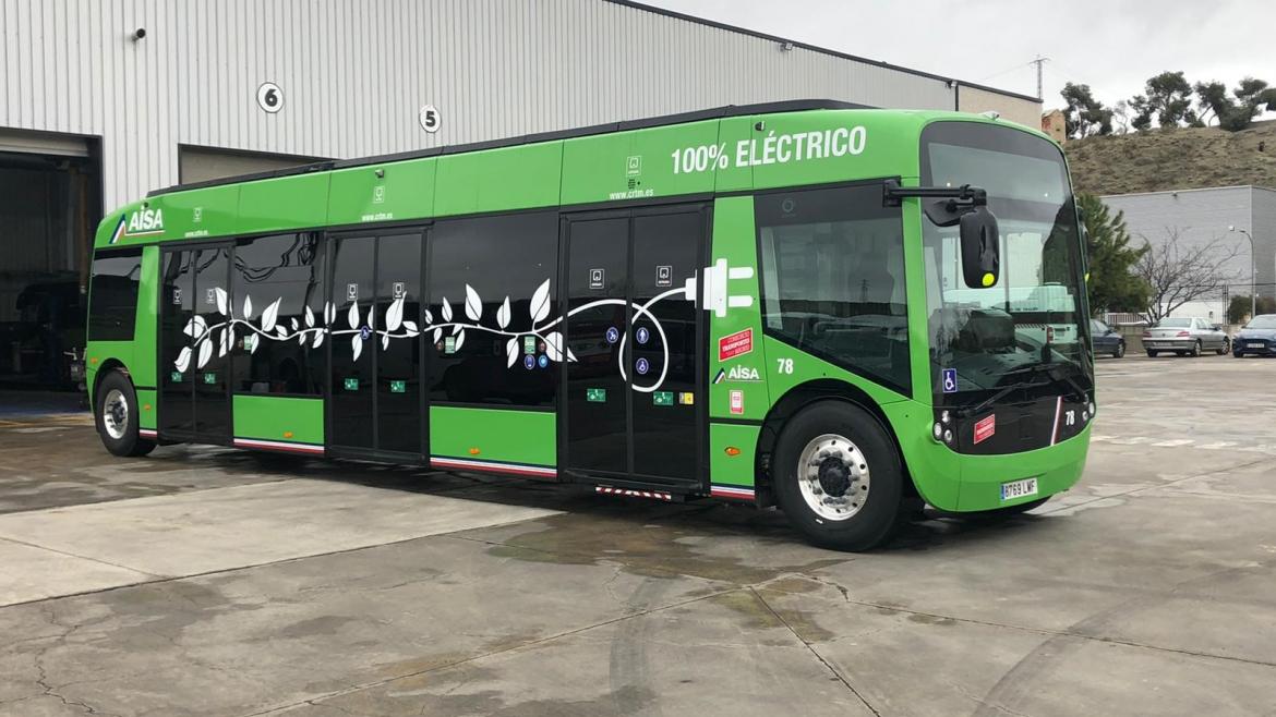 Autobús interurbano 100% eléctrico Autobús interurbano 100% eléctrico verde