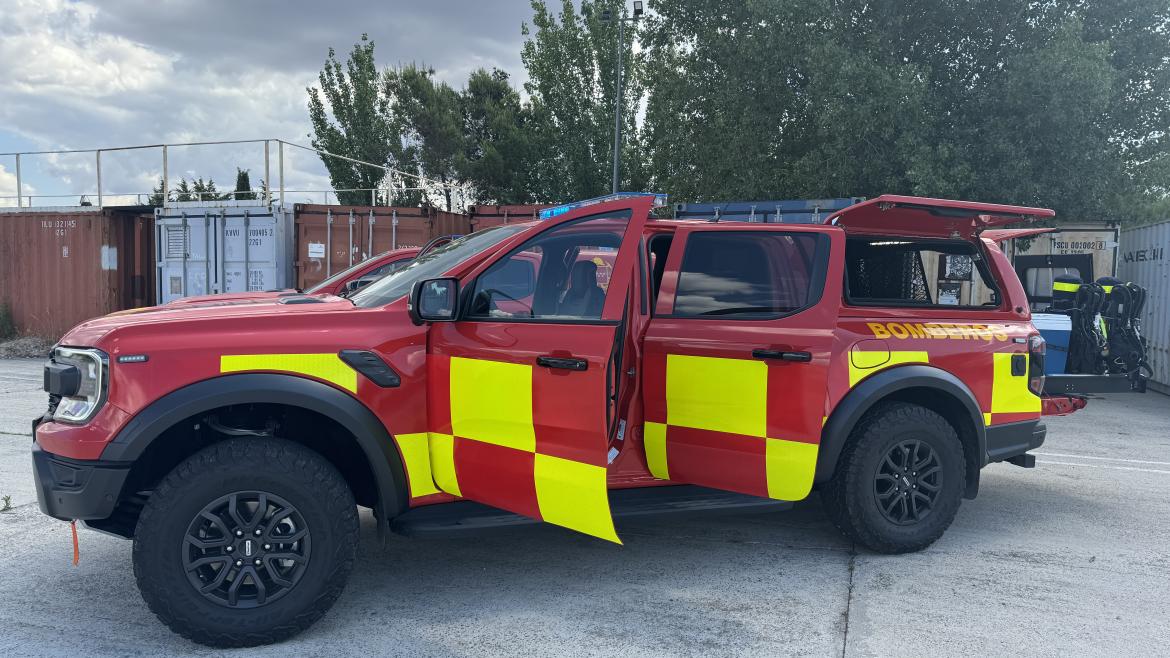 pick up del Cuerpo de Bomberos