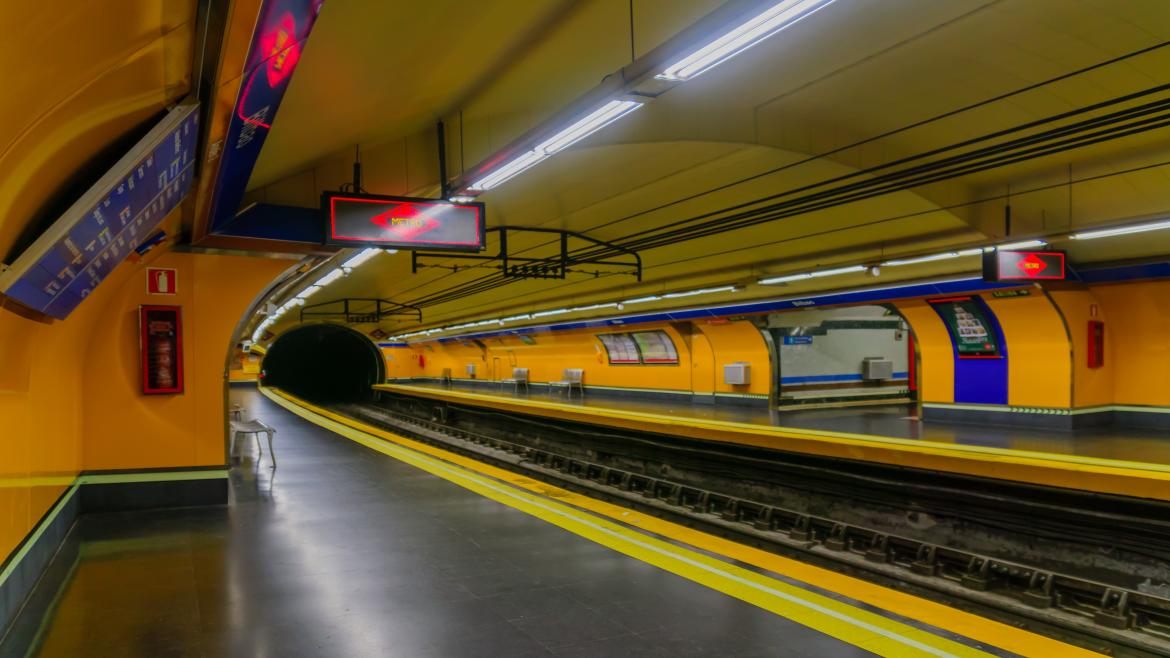 Andén de la estación de metro de Bilbao