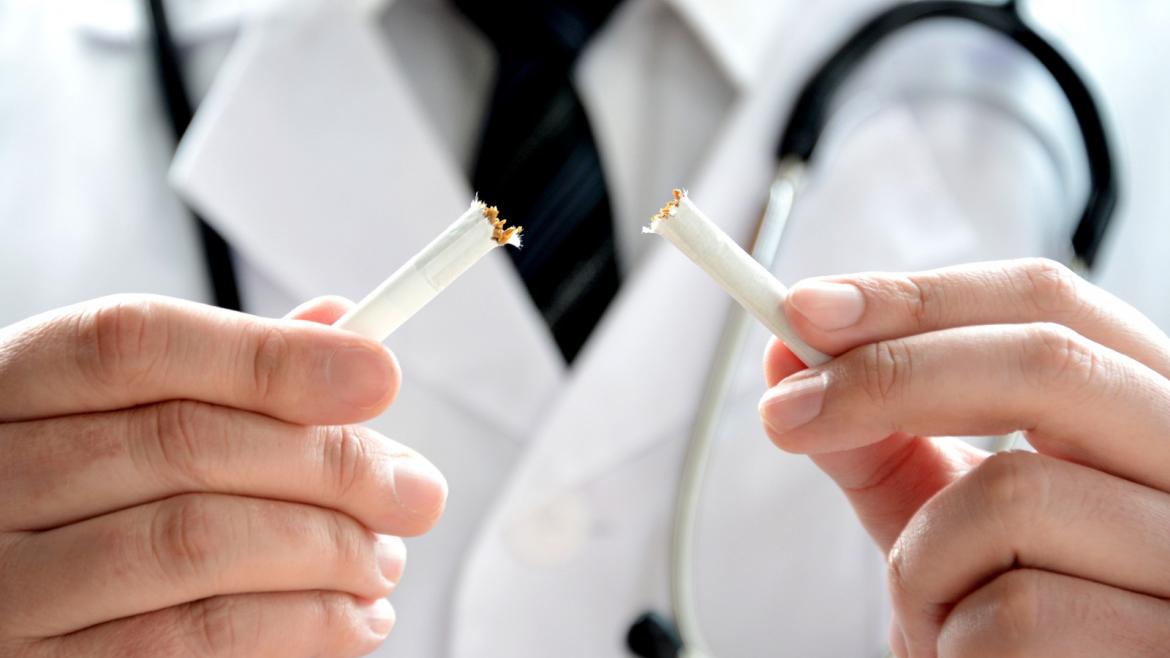 La Comunidad distingue con la Credencial Oro a seis hospitales públicos por sus iniciativas frente al tabaquismo