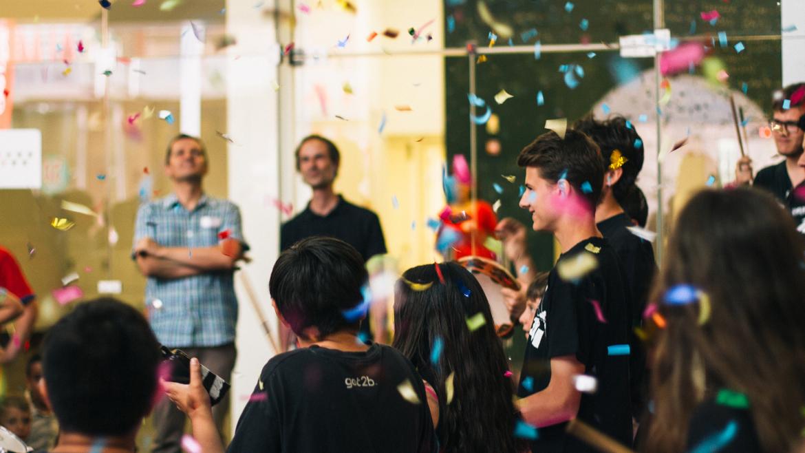La Comunidad da la bienvenida al verano en el CA2M con verbenas, cabañas y talleres gratuitos 