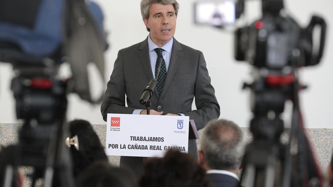 Comunidad y Ayuntamiento firman el acuerdo para realojar a 150 familias del sector 6