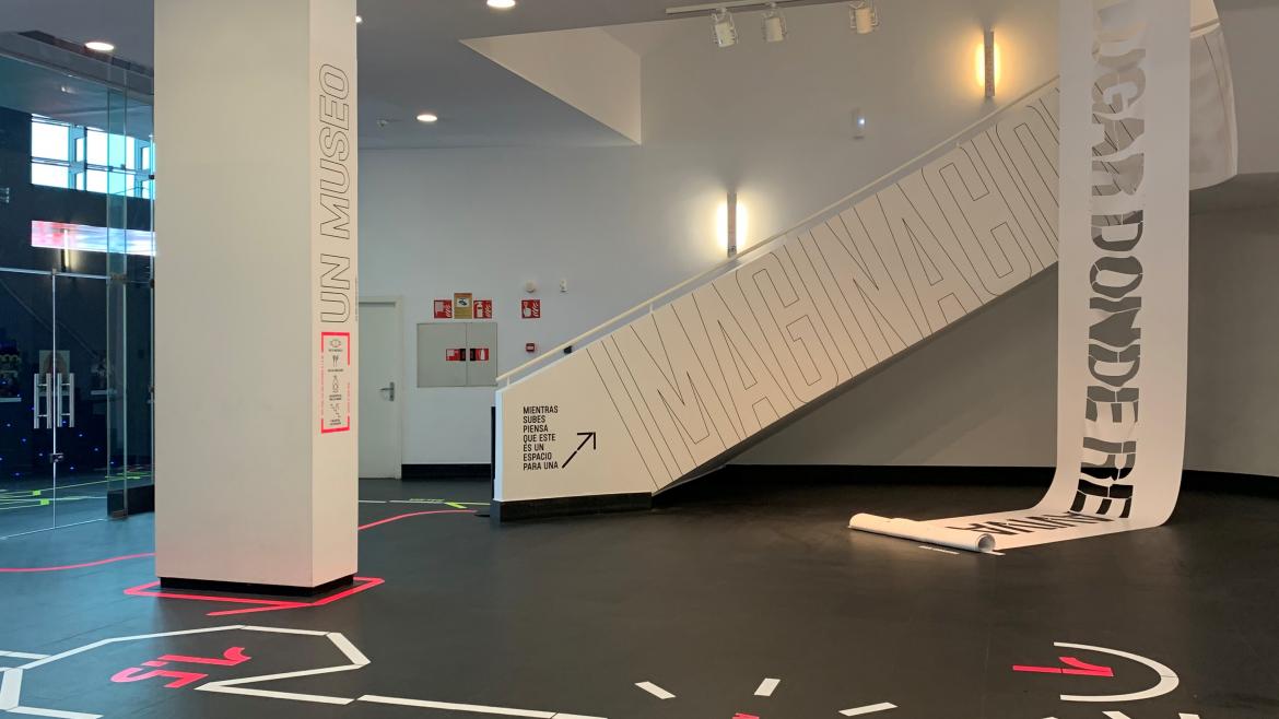 Adaptamos el interior del CA2M a las exigencias de seguridad y movilidad post-Covid La Comunidad de Madrid adapta el interior del CA2M a las exigencias de seguridad y movilidad post-Covid