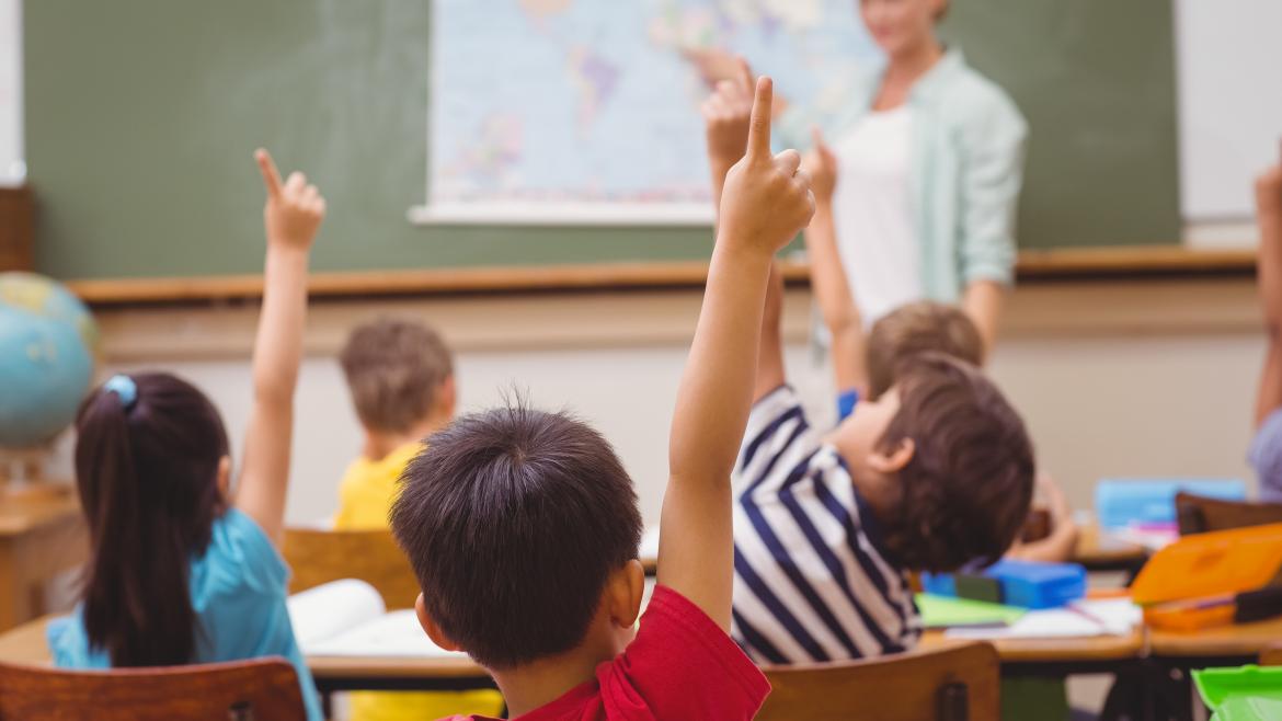 El curso escolar comenzará con 800 profesores más y la creación de 7.750 plazas educativas 