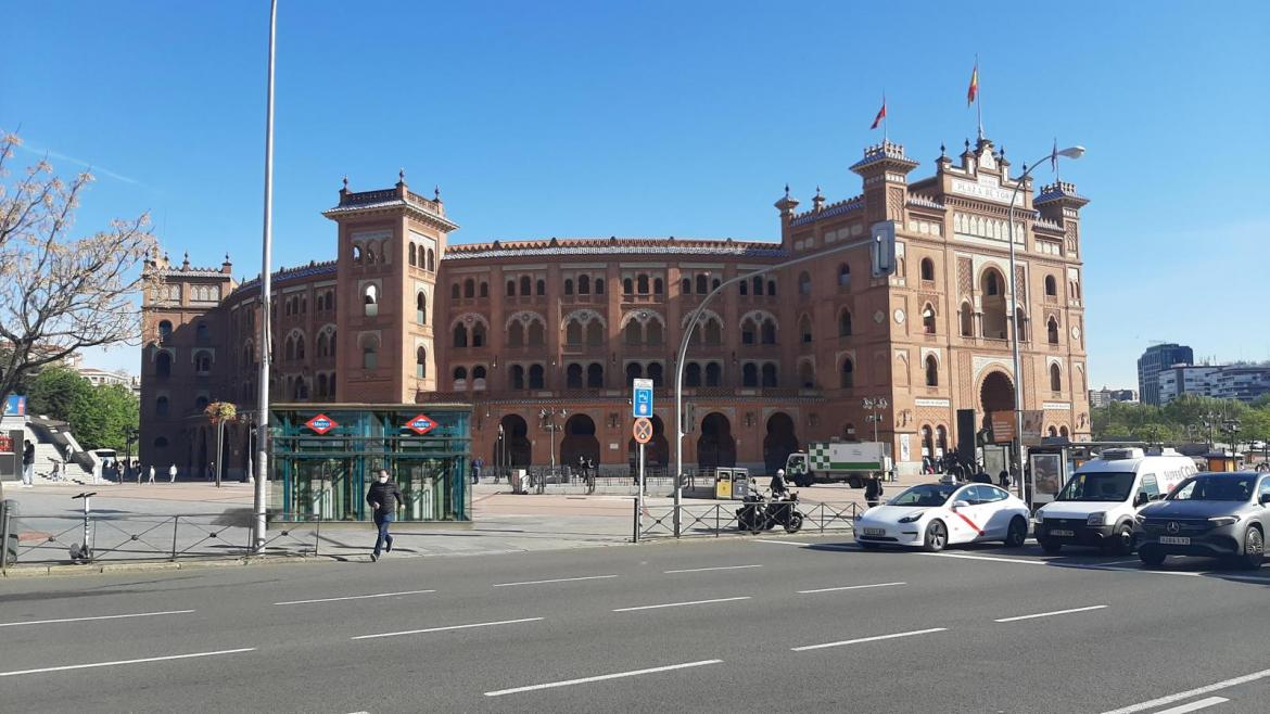 Una imagen del exterior de la parada de Metro Ventas