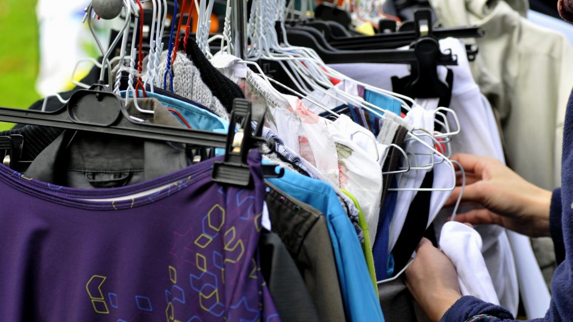 mercadillo Un puesto de comercio ambulante