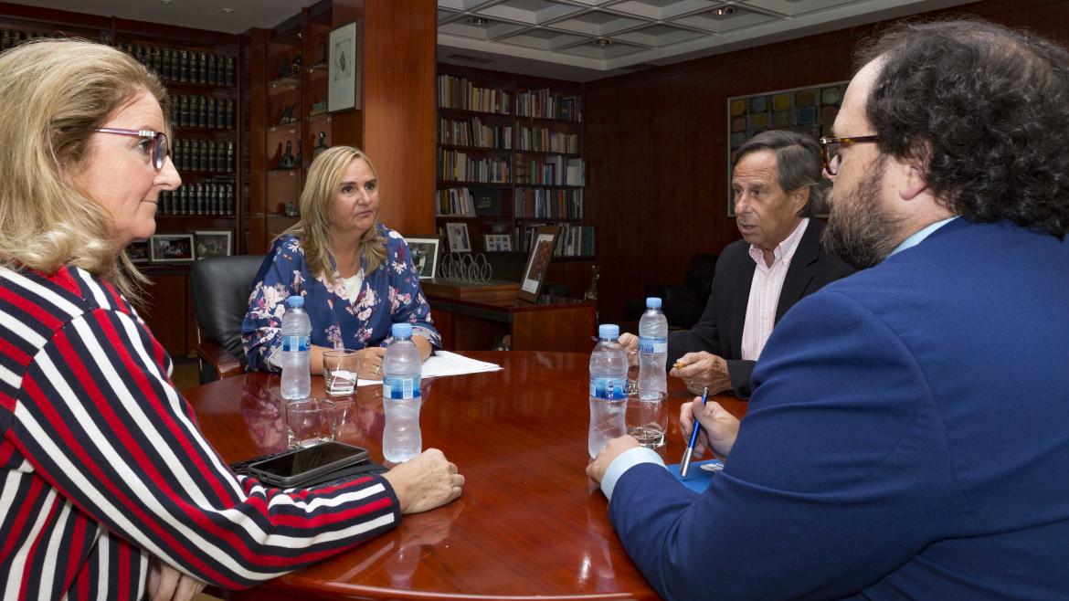 Gonzalo se reúne con el alcalde de Alcobendas para reafirmar el compromiso del Gobierno regional con esta infraestructura Gonzalo se reúne con el alcalde de Alcobendas para reafirmar el compromiso del Gobierno regional con esta infraestructura