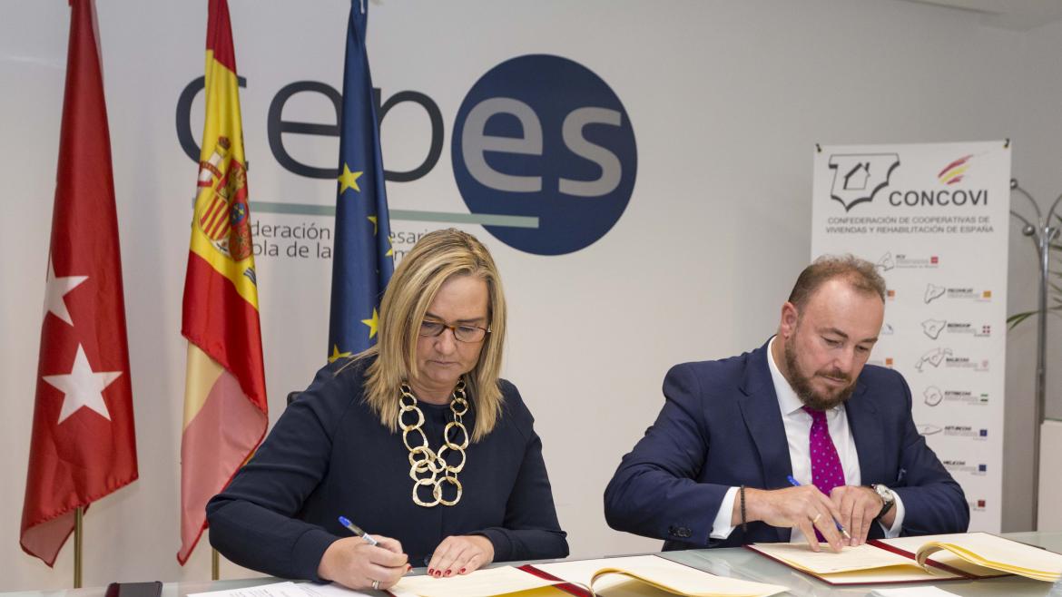 Rosalía Gonzalo en la firma del convenio de colaboración con la Federación de cooperativas de Viviendas y Rehabilitación (FVC) 