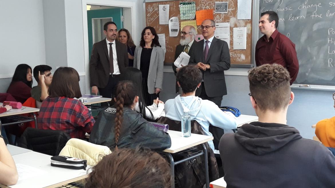 Rafael van Grieken en las nuevas instalaciones de instituto Neil Amstrong