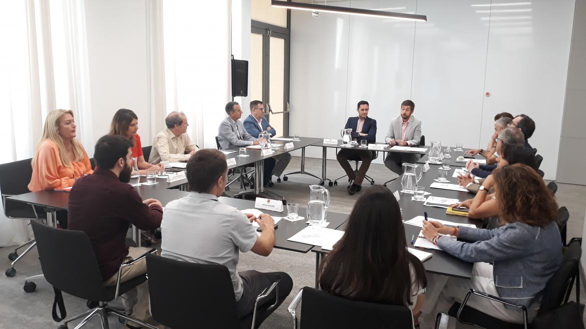 Miguel Ángel García Martínpreside la Mesa del Autónomo y la Economía Social 