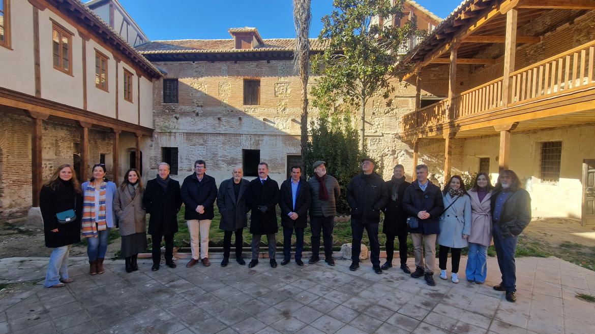 Mariano de Paco Serrano visita las obras de restauración de La Cartuja de Talamanca de Jarama