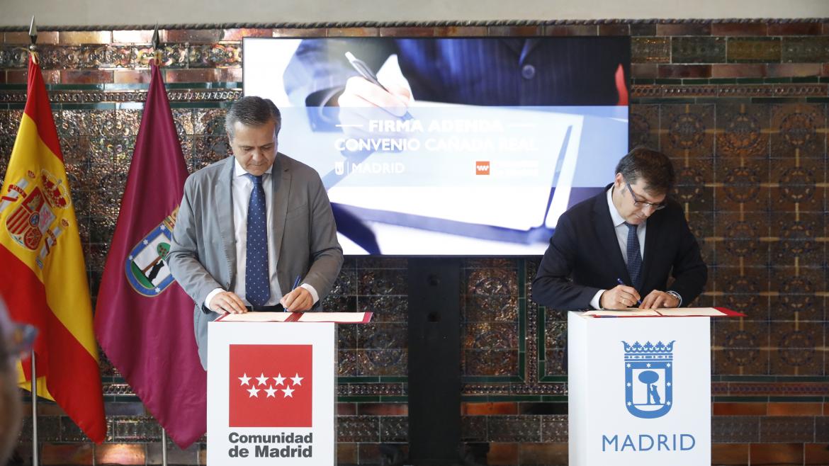 Rodrigo firma la ampliación del convenio de colaboración sobre la Cañada Real Galiana con el Ayuntamiento de Madrid El consejero Jorge Rodrigo durante la firma de ampliación de un convenio con el Ayuntamiento de Madrid