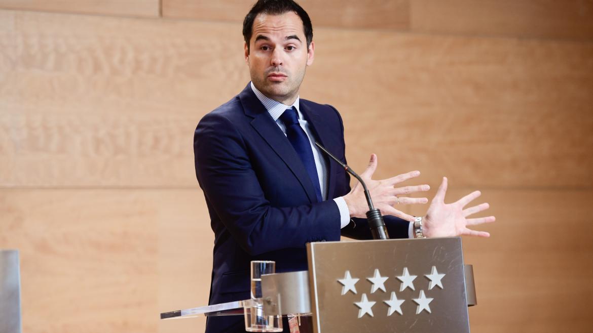 La Comunidad garantiza que todos sus edificios públicos consumirán energía eléctrica 100% renovable Aguado durante la rueda de prensa tras el Consejo de Gobierno