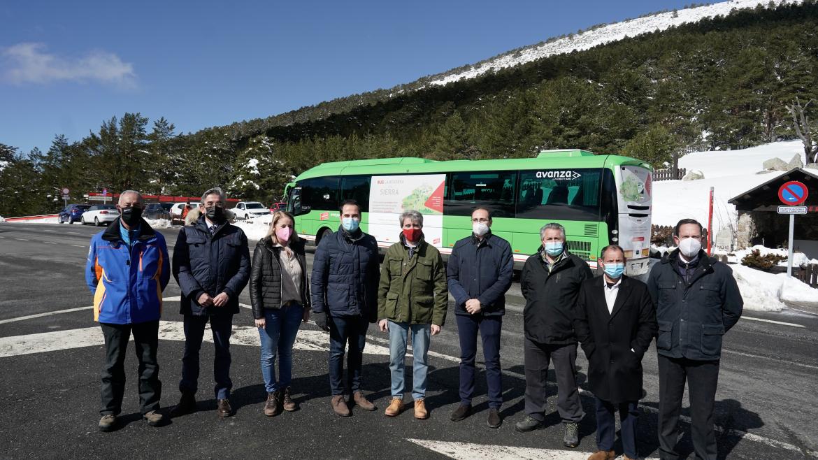 Ignacio Aguado y Ángel Garrido presentan un autobús lanzadera a Cotos y Valdesquí