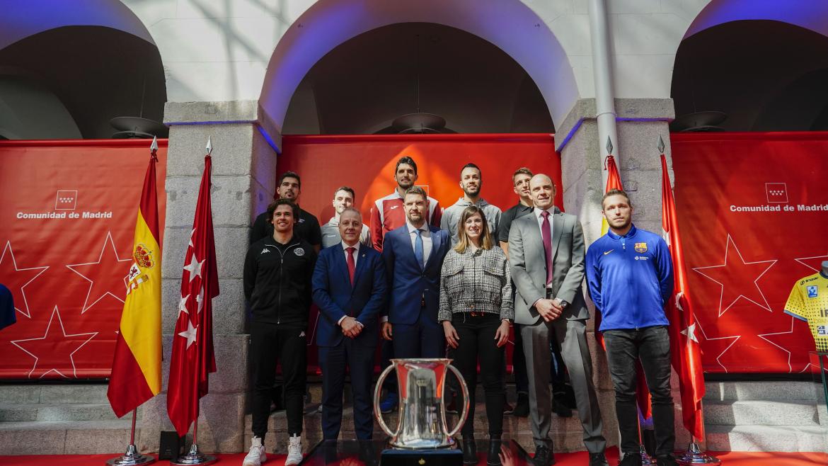La Comunidad de Madrid, centro del balonmano español al acoger la Copa del Rey El Gobierno regional recibe a los equipos que participan en el torneo