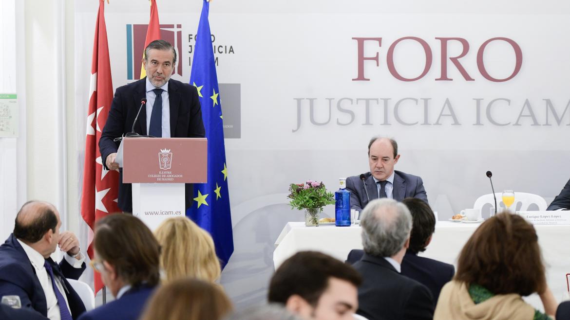 Enrique López durante su intervención en el Foro Justicia ICAM