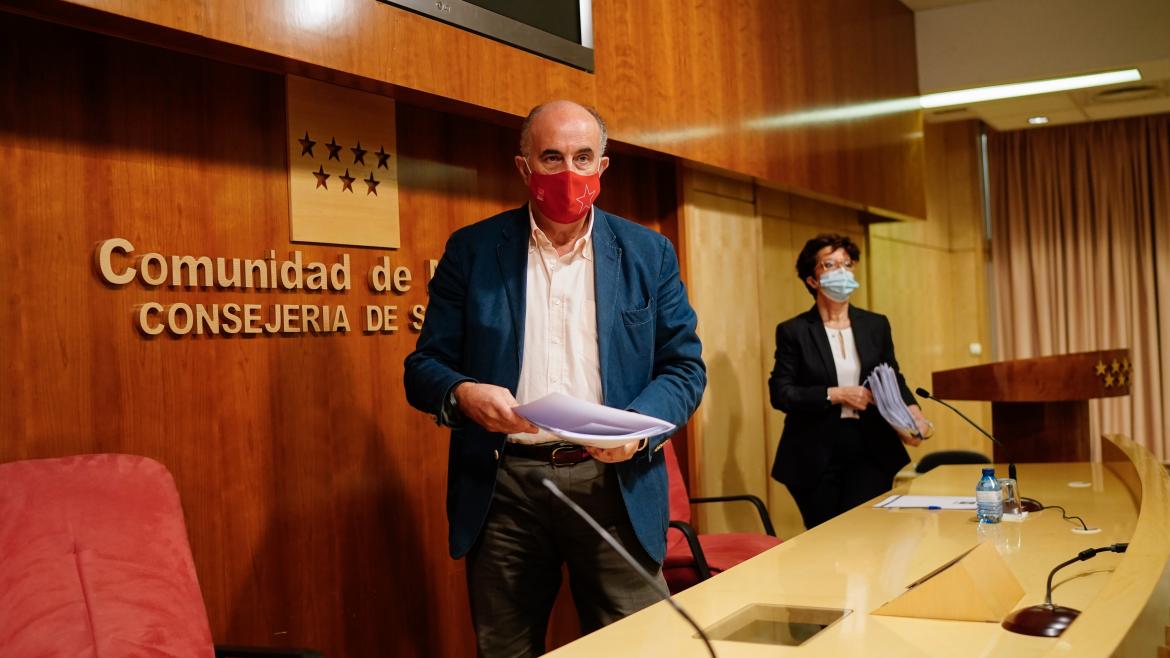 Antonio Zapatero y Elena Andradas, en rueda de prensa