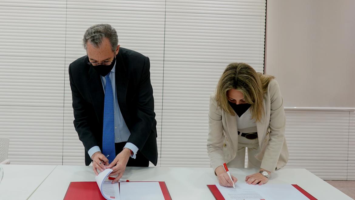 El consejero de Educación y Juventud ha firmado el convenio con la presencia de la presidenta para Western Europe de Microsoft