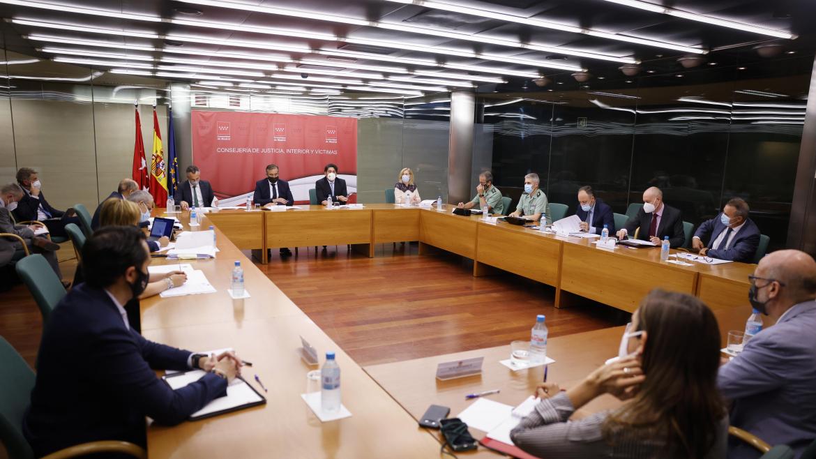 Enrique López y David Pérez han presidido la reunión de seguimiento de la Comisión de Apoyo a las Fuerzas y Cuerpos de Seguridad 