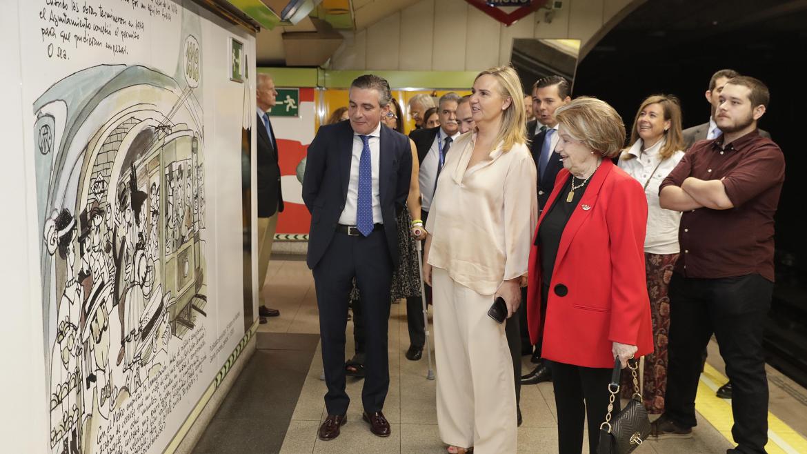  Rosalía Gonzalo en la estación de Metro de Rubén Darío