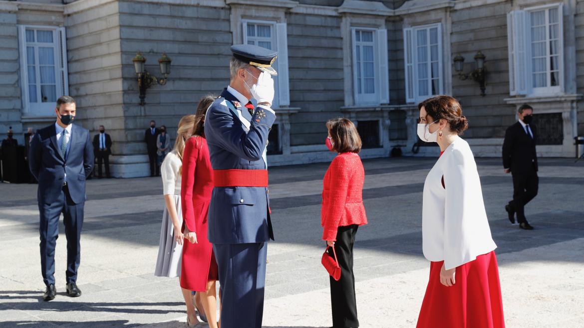 Díaz Ayuso, con Sus Majestades los Reyes en la celebración de la Fiesta Nacional