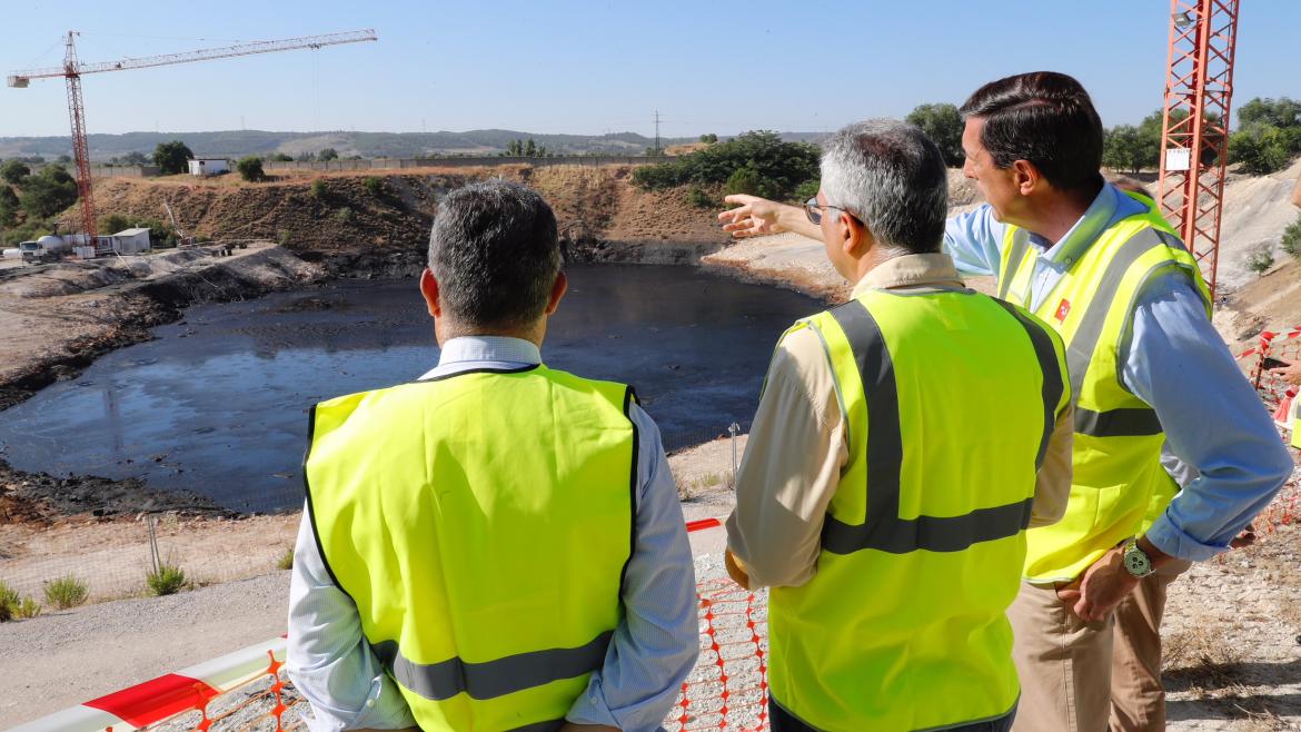 Izquierdo visita los trabajos de recuperación  en este espacio natural protegido