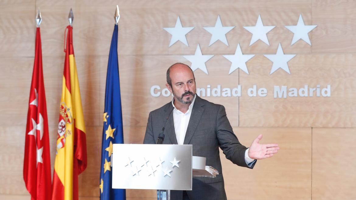 Ímágenes de Pedro Rollán en la rueda de prensa