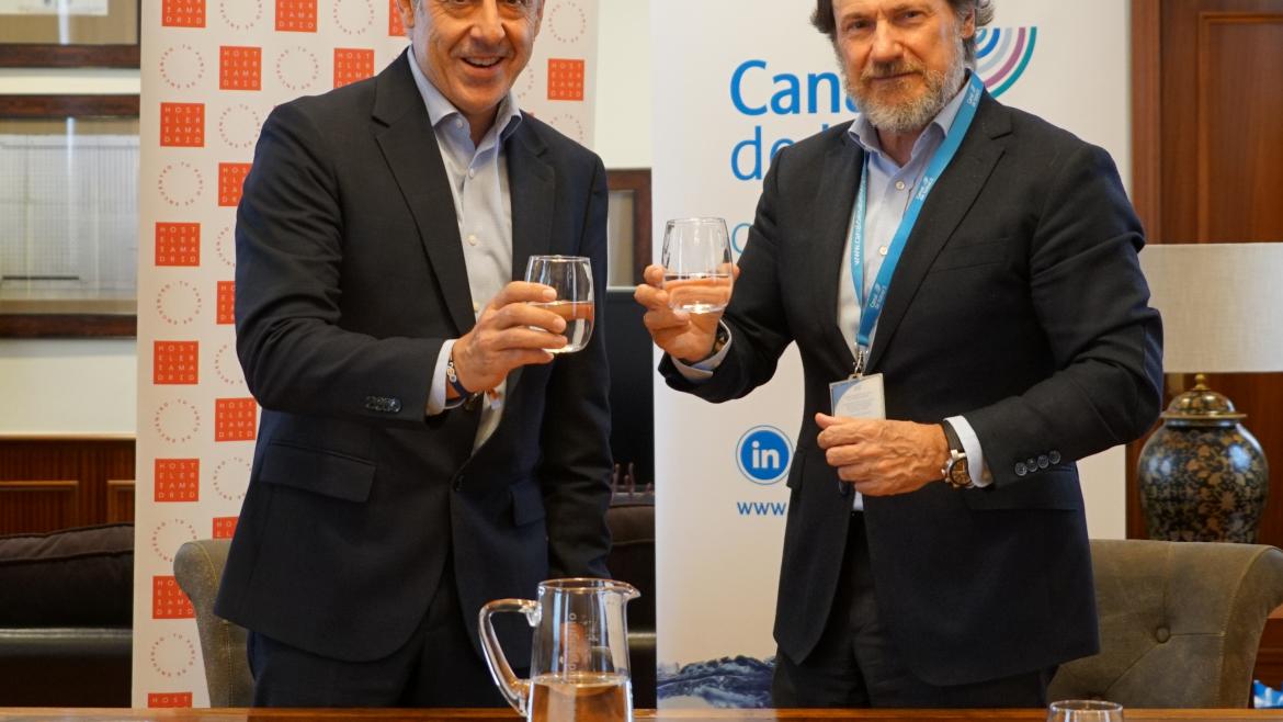 González firma un acuerdo con Hostelería Madrid El consejero delegado Mariano González durante la firma de un acuerdo con el presidente de Hostelería Madrid