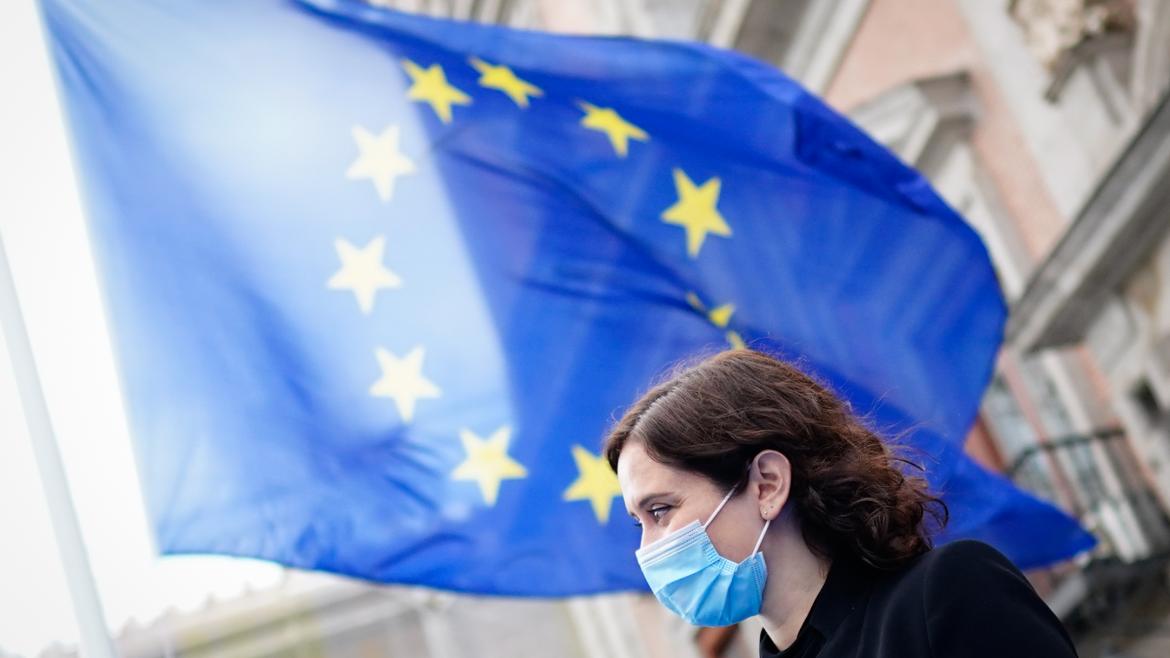 isabel Díaz Ayuso Bandera de Europa
