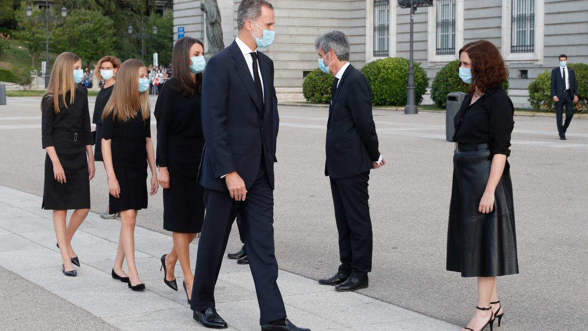 Díaz Ayuso acompaña a SS MM Los Reyes a la Eucaristía en memoria de las víctimas del COVID-19 Isabel Díaz Ayuso junto a SSMM los Reyes