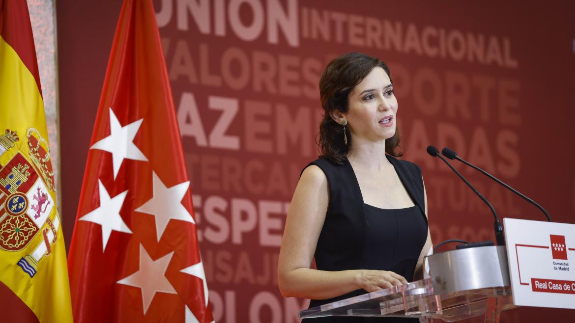 La presidenta interviniendo en el atril