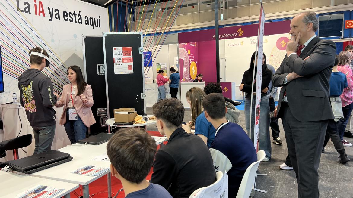 El consejero Miguel López-Valverde en IFEMA en la Feria Madrid es Ciencia