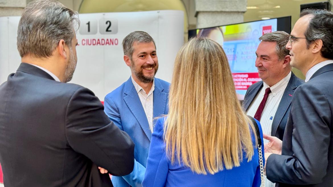 El consejero Miguel Ángel García Martín realizando un balance de los servicios de atención al ciudadano
