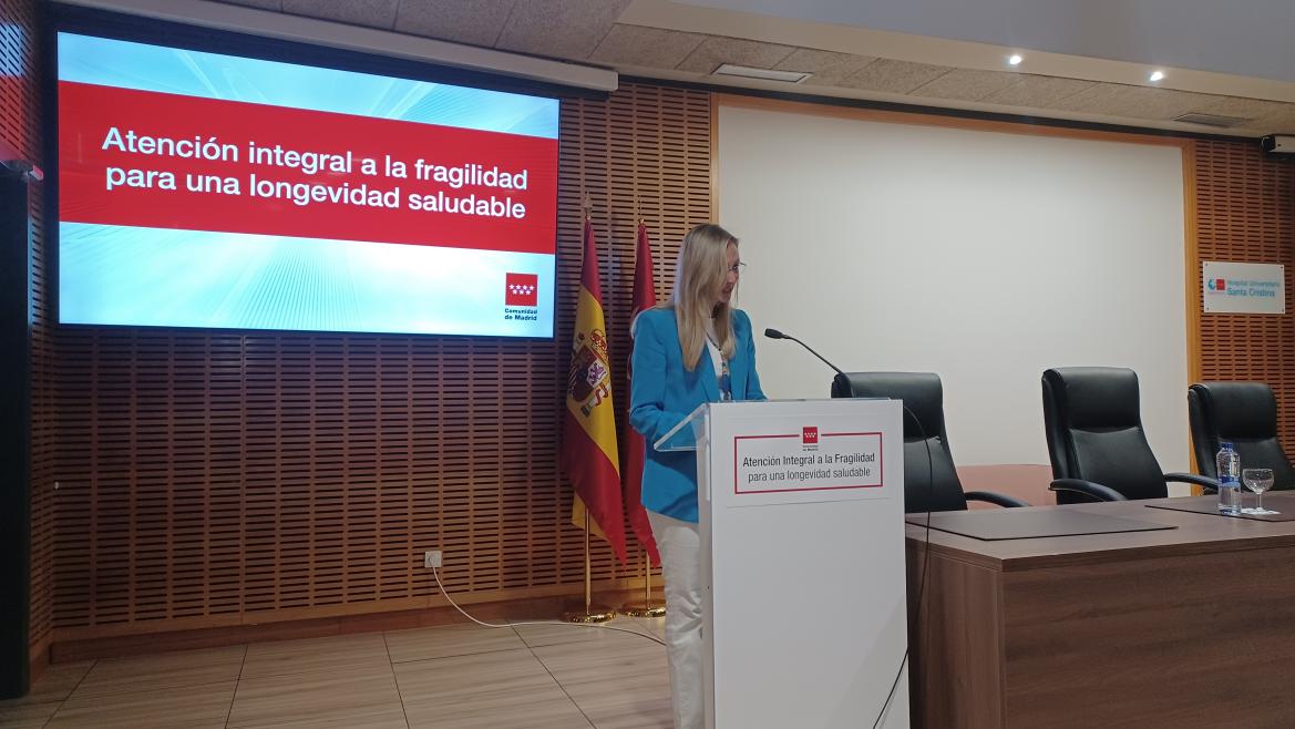 Gutiérrez inaugura la II Jornada de Resultados del Plan de Atención Integral a la Fragilidad y Promoción de la Longevidad Saludable en Personas Mayores La viceconsejera Laura Gutiérrez en la Jornada del Plan de Atención Integral a la Fragilidad y Longevidad Saludable en Personas Mayores