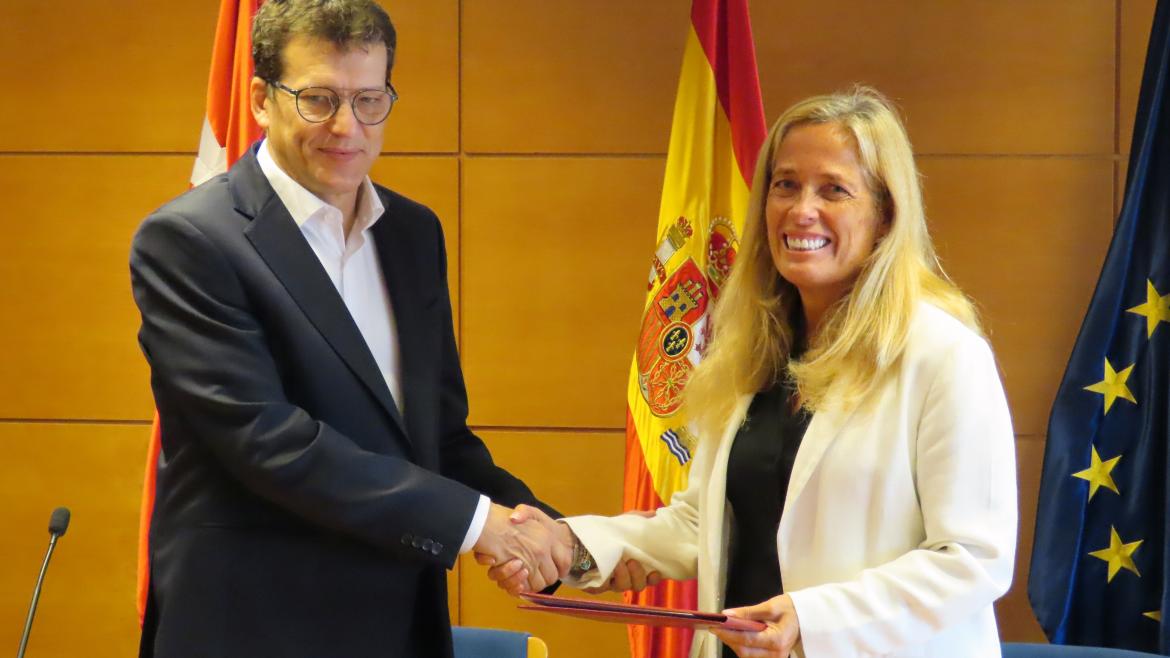 La consejera Rocío Albert durante la firma de un acuerdo de colaboración con la ciudad de Buenos Aires