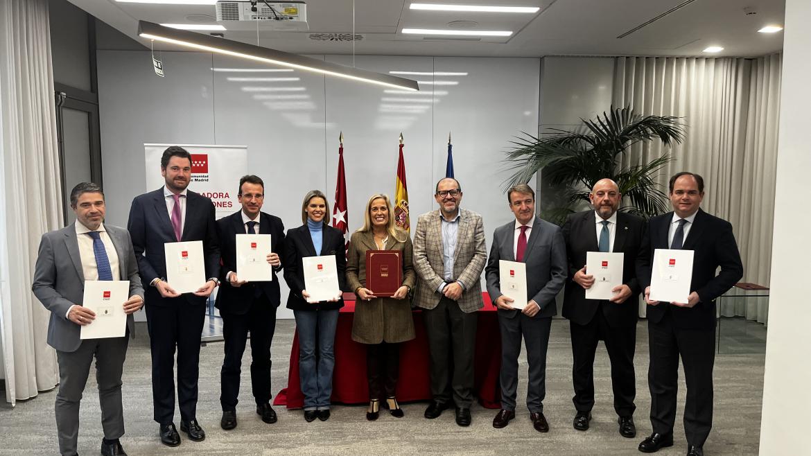 La consejera Rocío Albert durante la firma de convenios de colaboración con municipios 