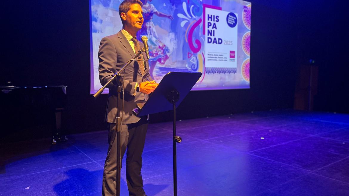 El consejero Emilio Viciana durante la presentación de la programación