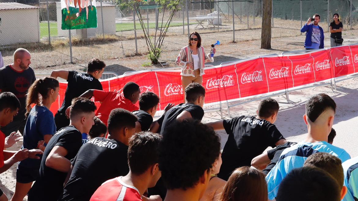 La consejera de Justicia, Yolanda Ibarrola, dando la salida al cross 'A Zancadas' en el que han participado jóvenes infractores