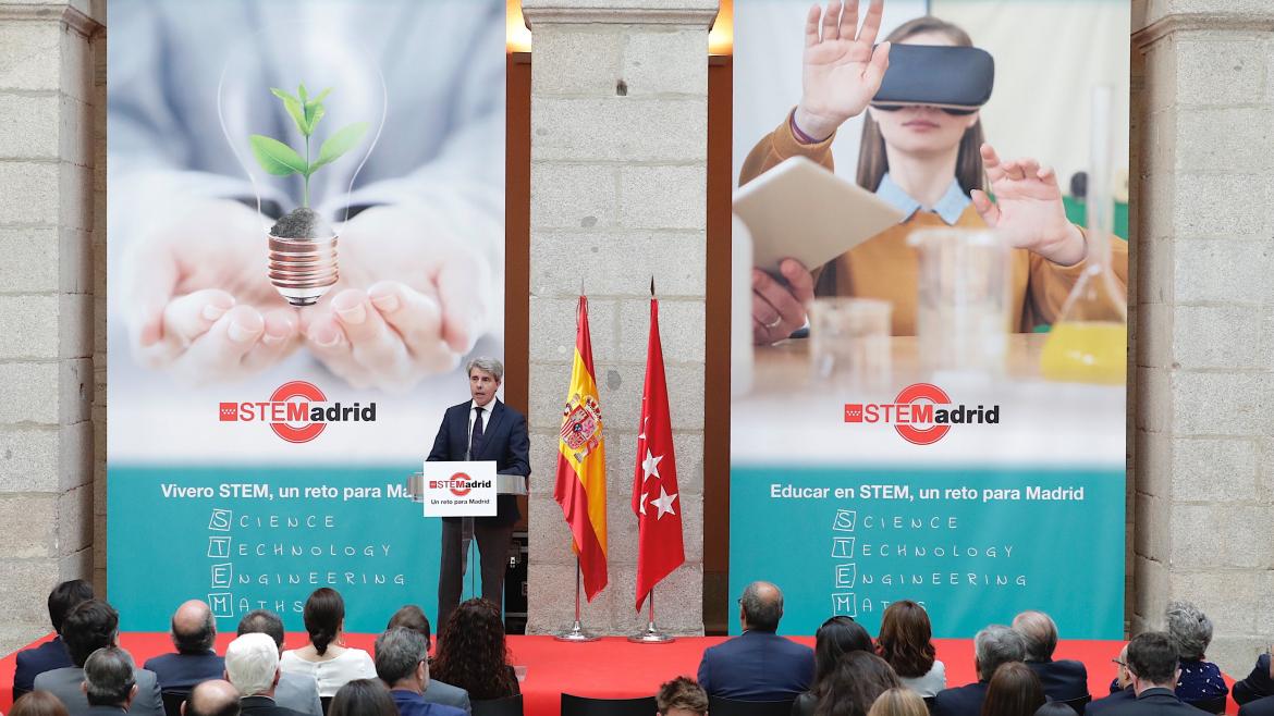 El presidente de la Comunidad de Madrid presenta el Plan STEMadrid, nueva iniciativa en educación para este curso 2018/19