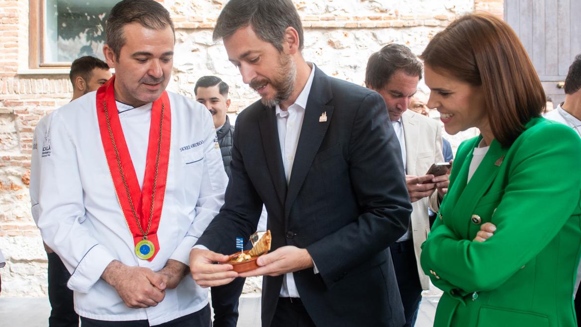 García Martín presenta la Semana de la Tapa Europea El consejero Miguel Ángel García Martín en Alcalá de Henares