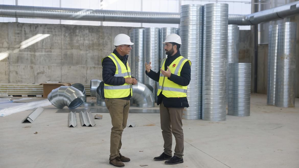 La Comunidad de Madrid construirá un centro de juventud en San Agustín del Guadalix con cargo al Programa de Inversión Regional 2022/2026 Carlos Izquierdo visitando las obras