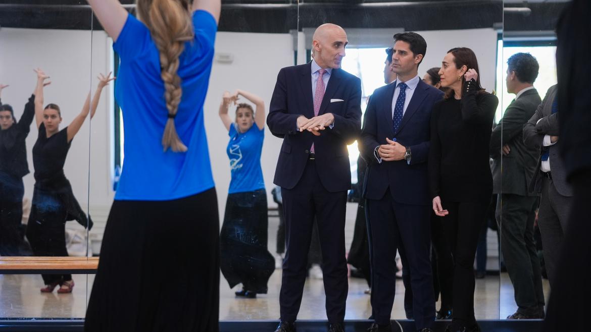El consejero Emilio Viciana durante la presentación de la campaña informativa sobre la oferta de Enseñanzas Artísticas