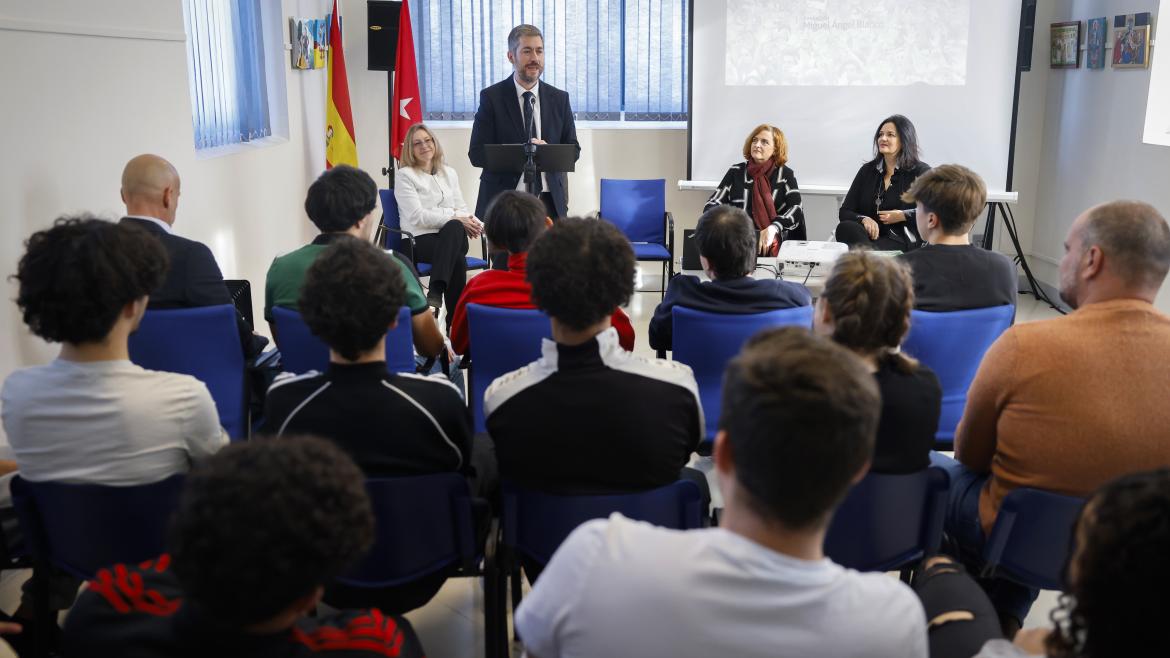 García clausura los talleres formativos Educando en Libertad, de la ARRMI El consejero Miguel Ángel García durante la clausura de los talleres de la ARRMI