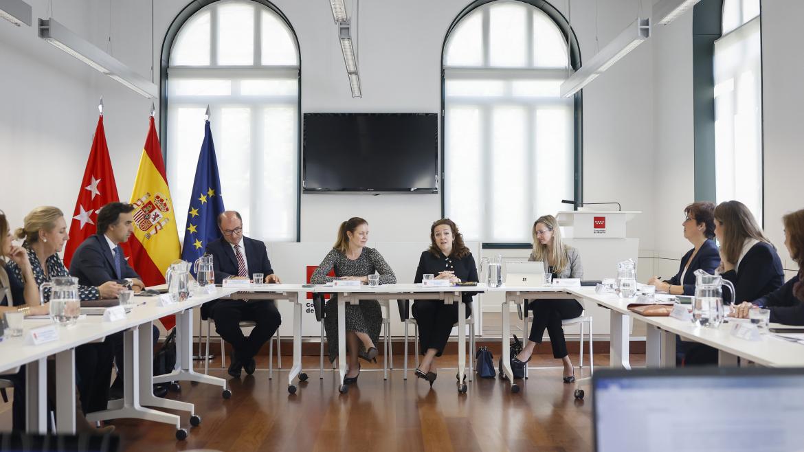 Matute y Dávila constituyen la Comisión de Coordinación Sociosanitaria Las consejeras Fátima Matute y Ana Dávila durante la constitución de la Comisión de Coordinación Sociosanitaria