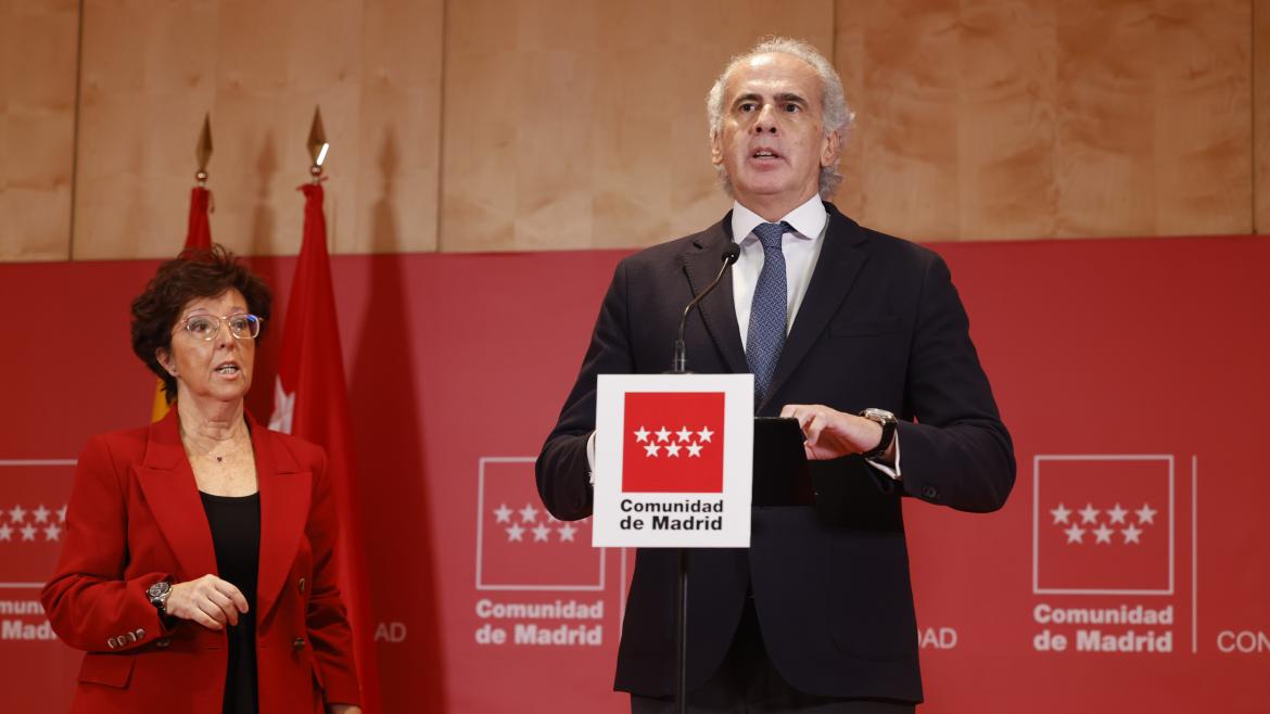 Enrique Ruiz Escudero ofrece una rueda de prensa en la Consejería de Sanidad