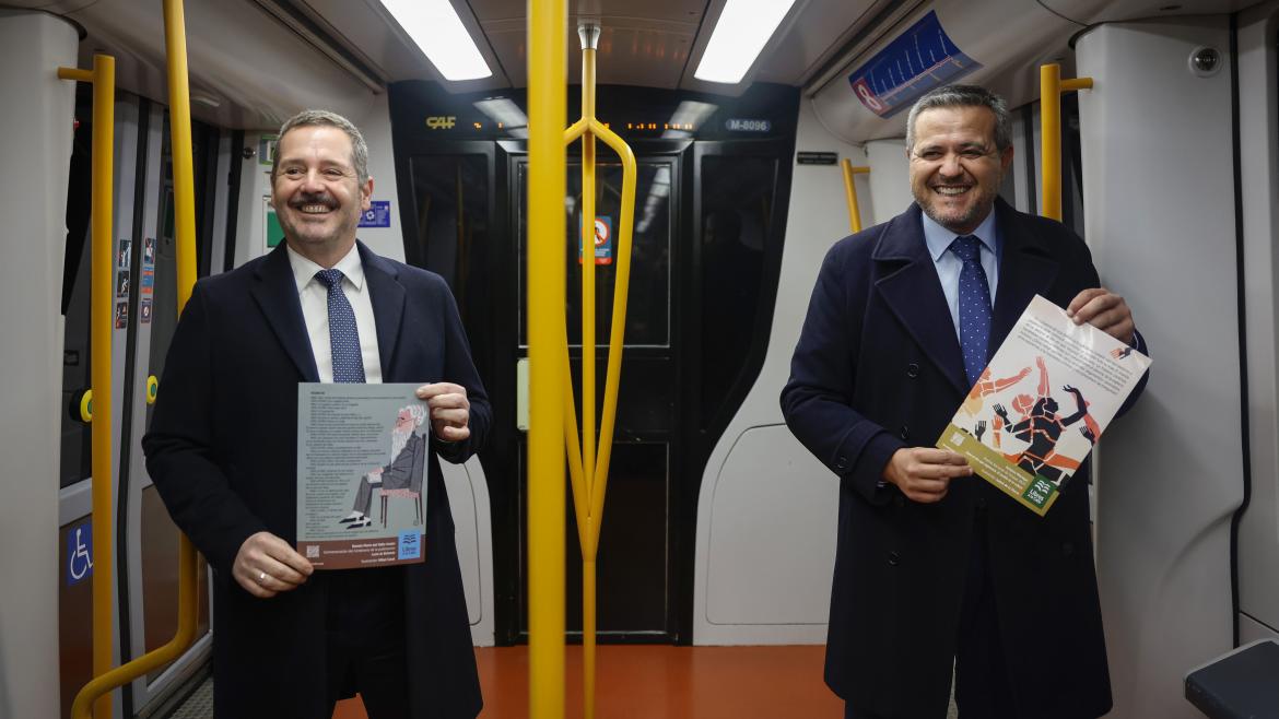 Los consejeros Jorge Rodrigo y Mariano de Paco Serrano durante la presentación de la campaña Libros a la calle 